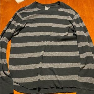 GAP Men's Charcoal and Light Gray Striped Long Sleeve Tee